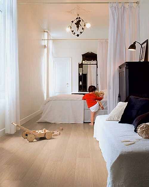 Quick-Step Impressive Beyaz Vernikli Meşe